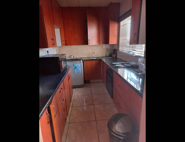 2 BEDROOM APARTMENT FOR SALE IN GERMISTON SOUTH